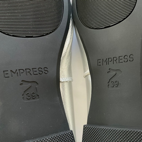 EMPRESS Australia Metallic Silver Square Tie Mary Jane Size EU 39 / 8 US NEW - Picture 6 of 12